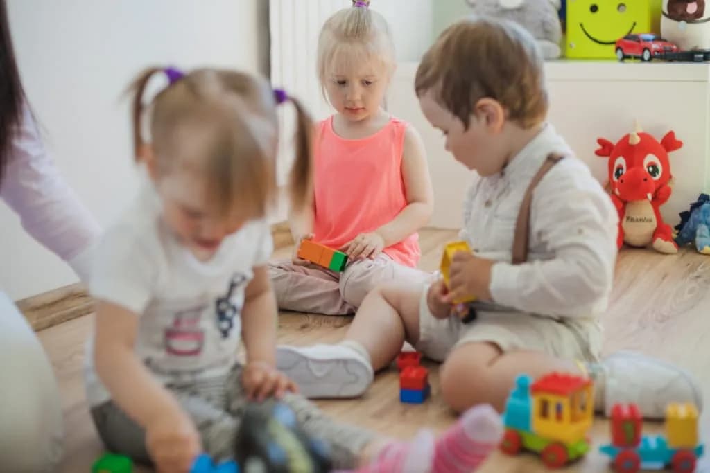 Czy można zapisać dziecko do przedszkola w trakcie roku? Oto odpowiedzi