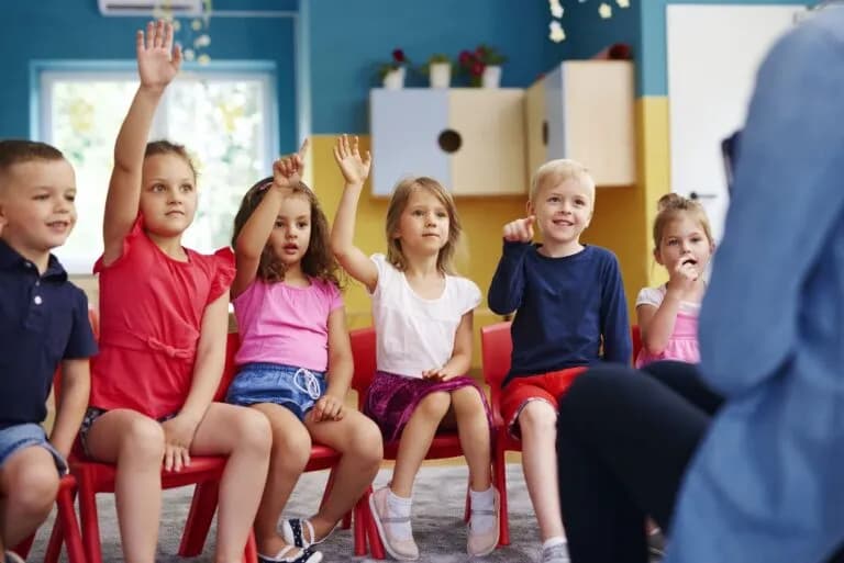 Kiedy dzieci idą do przedszkola? Wiek, przepisy i korzyści dla malucha