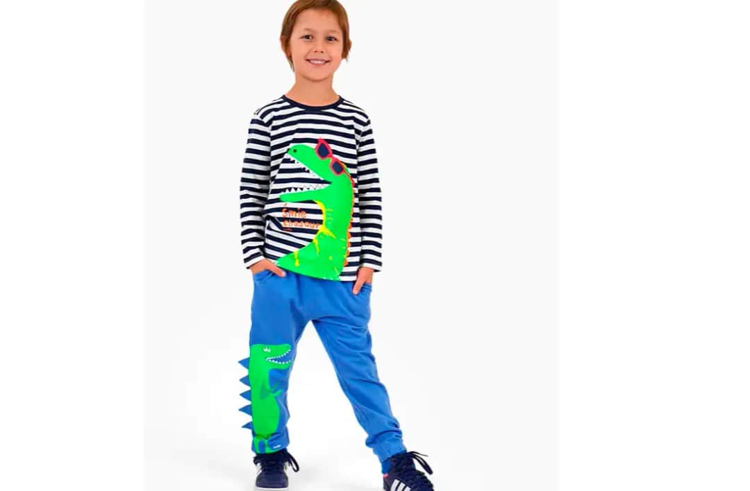 Od przedszkola do szkoły: jak wybrać wytrzymałe spodnie chłopięce na co dzień?