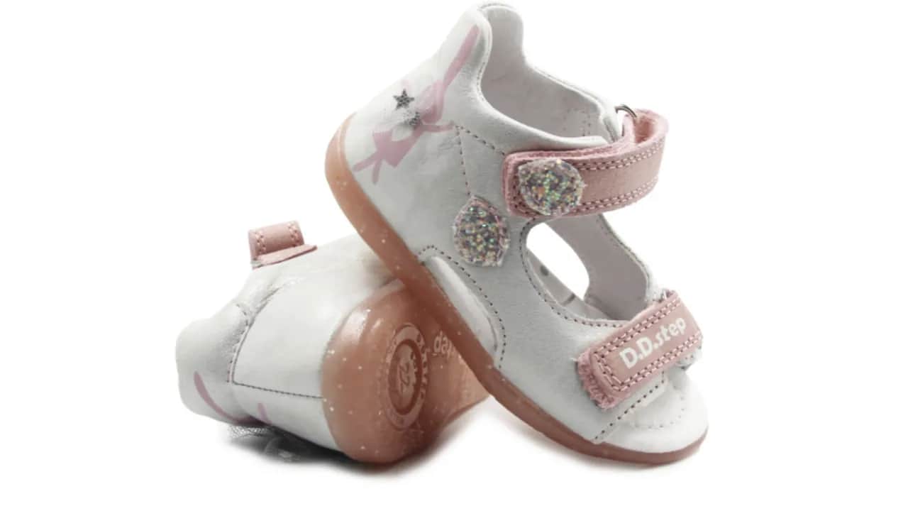 Jak wybrać dobre buty dla dziecka? Praktyczny poradnik dla mam